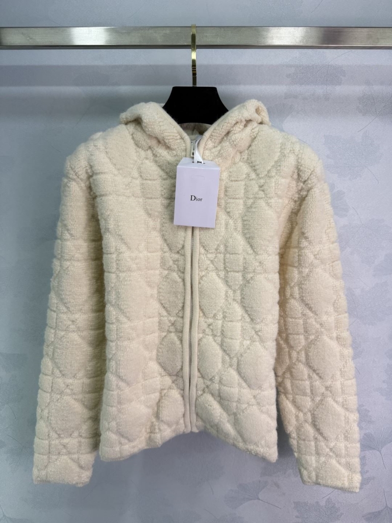 chr1st1an D10r outwear